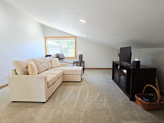 2nd image of 1836 Rebecca Ave