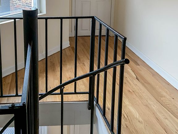 5th image of 2314 N Southport Ave #3