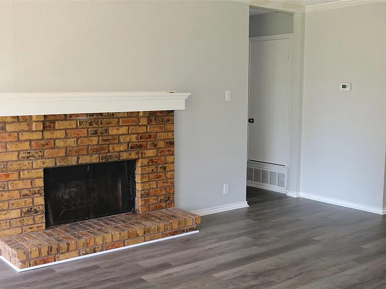 627 Cherry Ln — Photo 8
