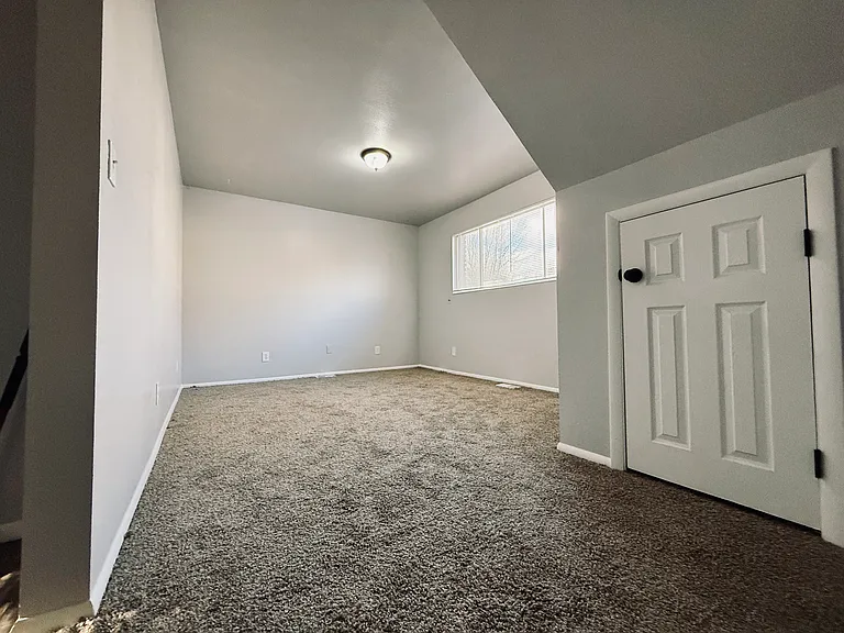 147 W 100 N — Photo 2