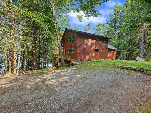 109 Spring Valley Road, Raymond, ME 04071