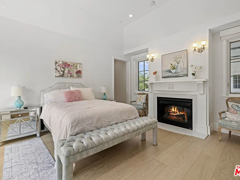 6671 Dume Dr — Photo 26