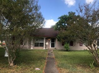 1014 Dixie Dr, Freeport, TX 77541