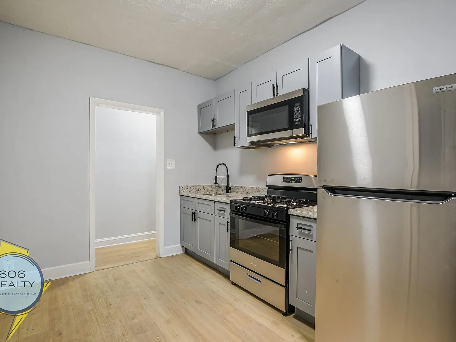 5240-50 S. Drexel Ave. — Photo 2