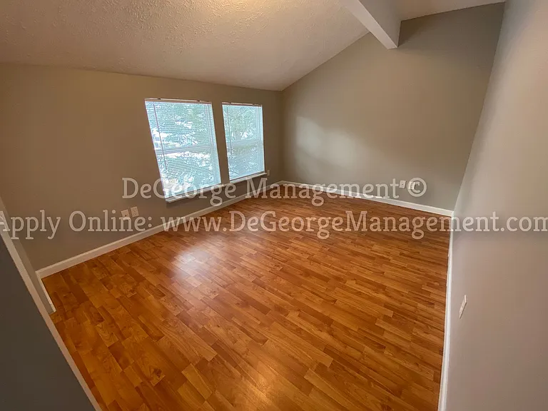 Burdick Estates Apartments — Photo 15