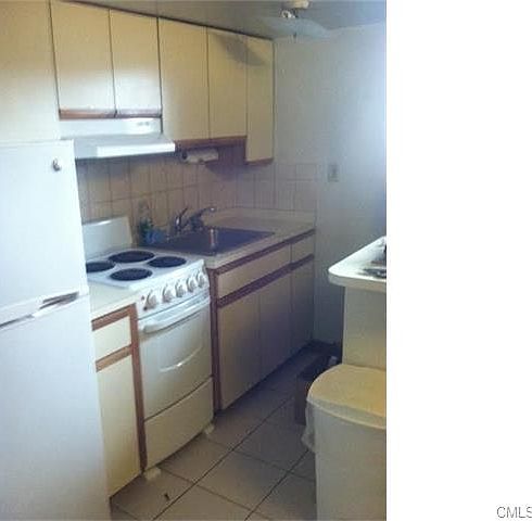 2nd image of 22 Charles St