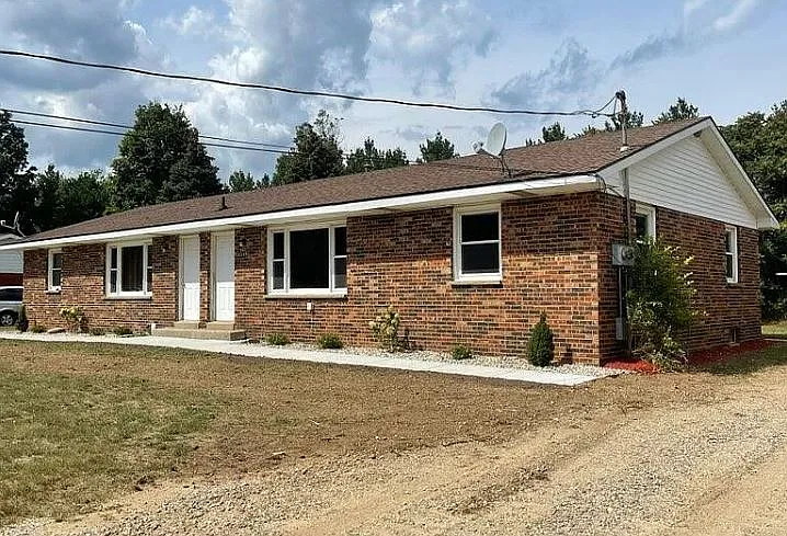 6549 Henry St — Photo 1