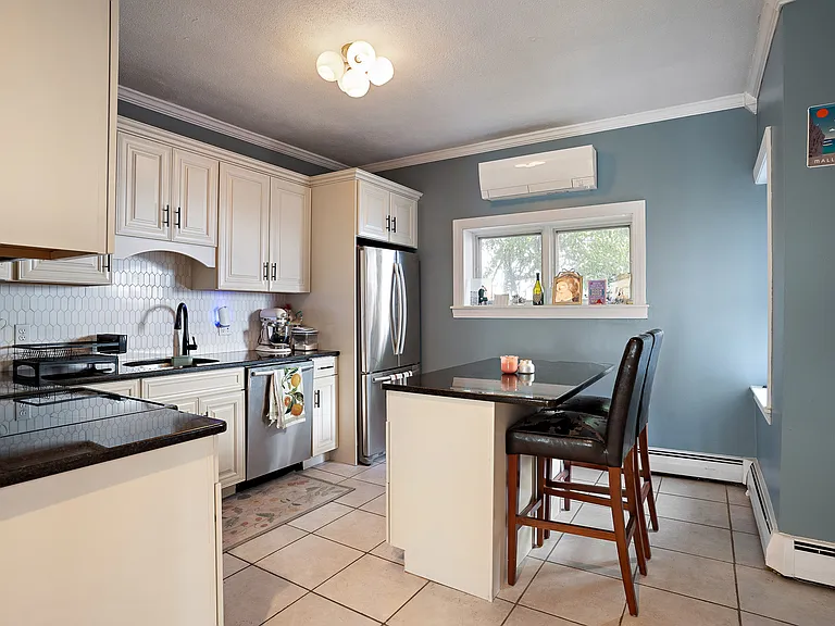 1 Bartlett St #2 — Photo 6