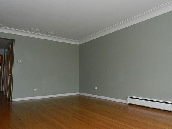3rd image of 4536 N Nottingham Ave #2