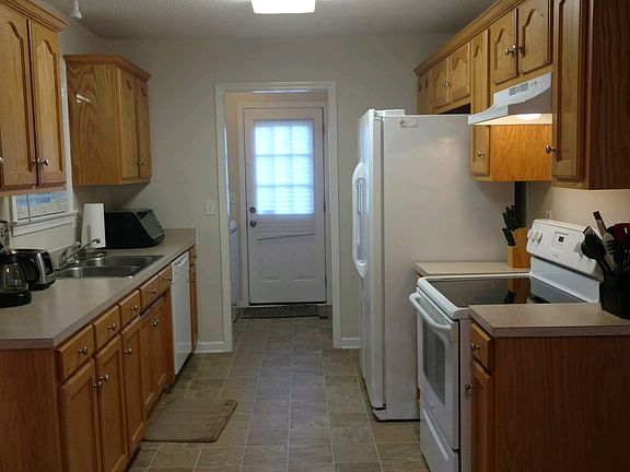 5th image of 1066 Canada Dr