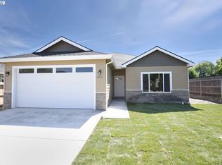 837 Tannin Dr, Medford, OR 97501
