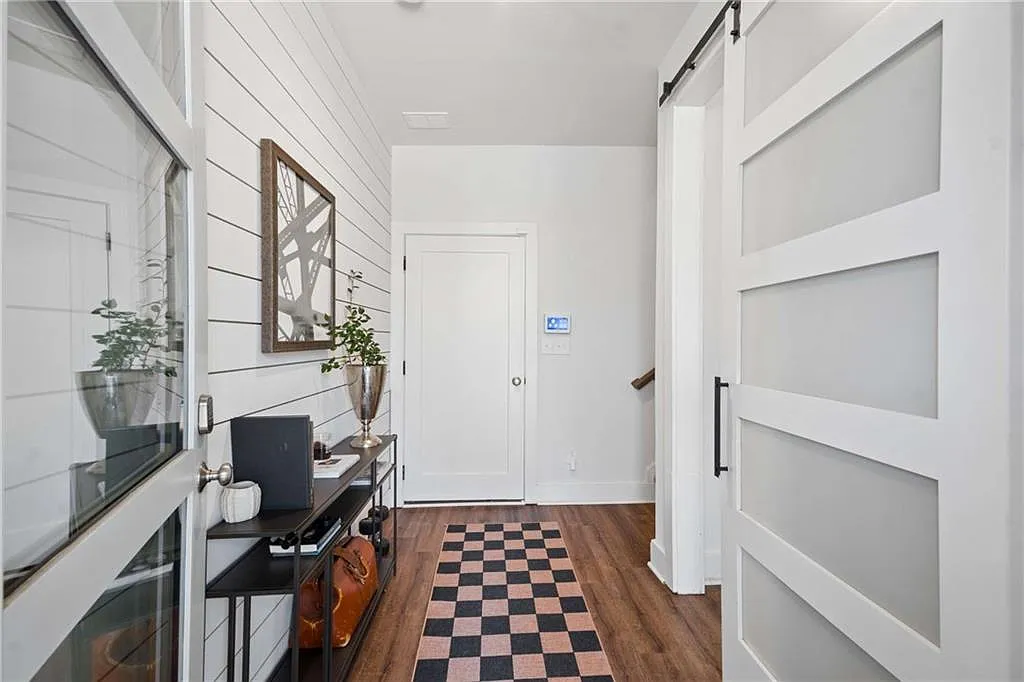 3 bed, 2.5 bath, 1657 sqft, $2,950 — Photo 3