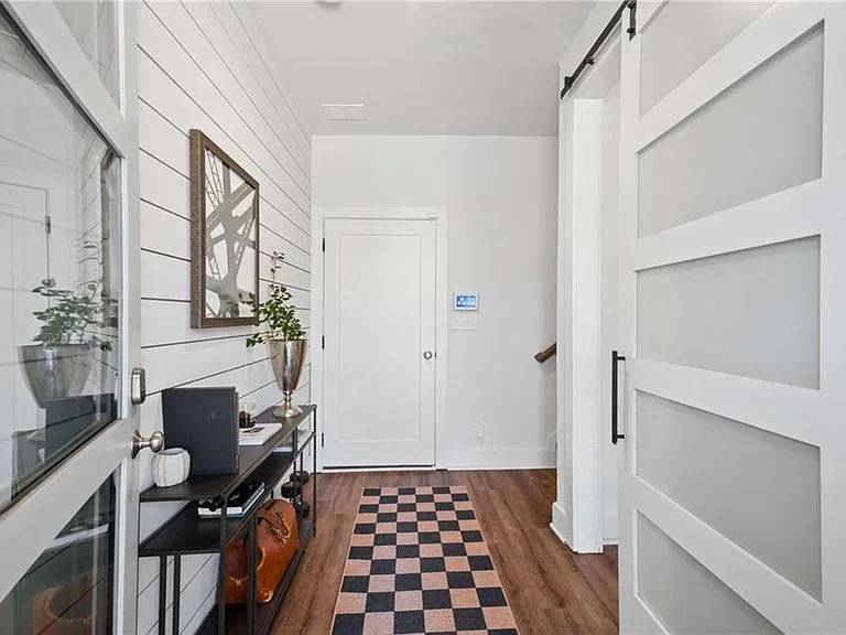 1350 May Ave SE #9 — Photo 3