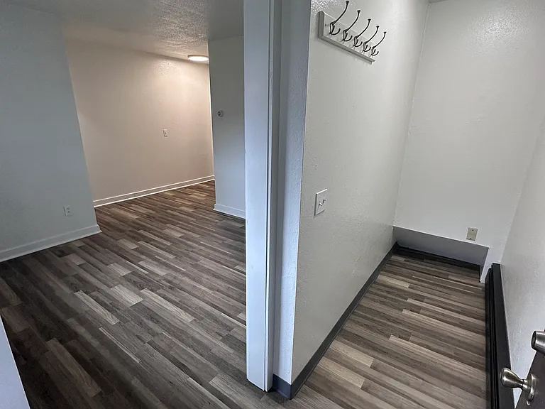 322 S Flower St #4 — Photo 1