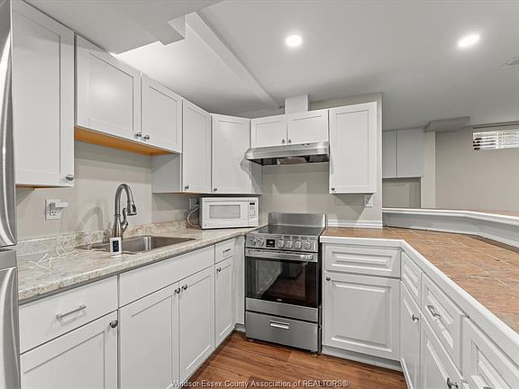 3rd image of 4531 Pleasant Pl