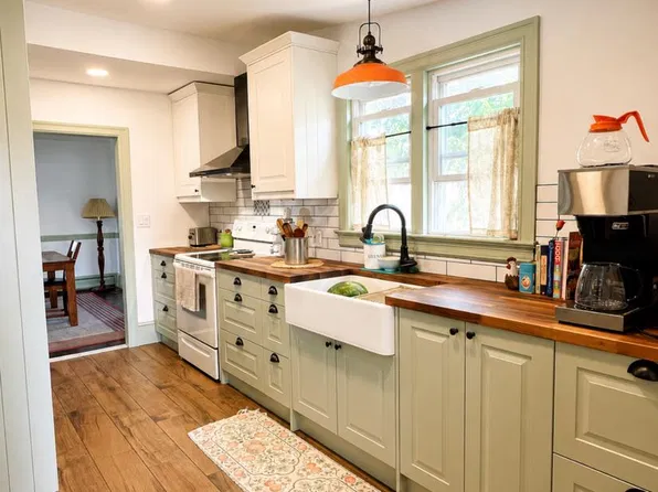 319 Crown Point Rd, Thorofare, NJ 08086