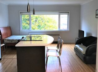 1540 Haro St #212, Vancouver, BC V6G 1G5