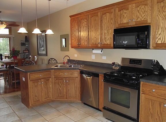 3rd image of 10845 Canterbury Dr