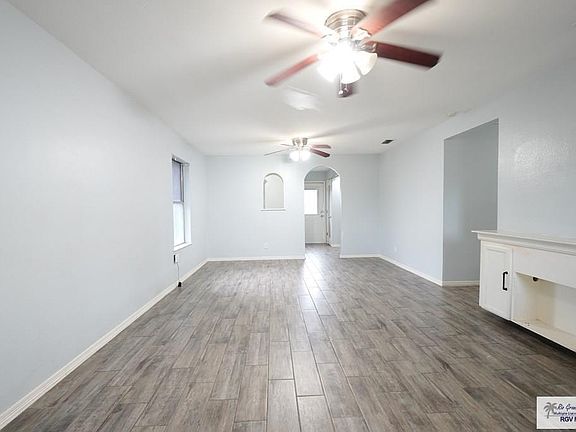 3rd image of 4014 Aggassi Dr