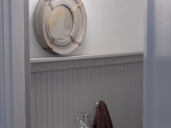 2nd image of 312 Oakridge Blvd