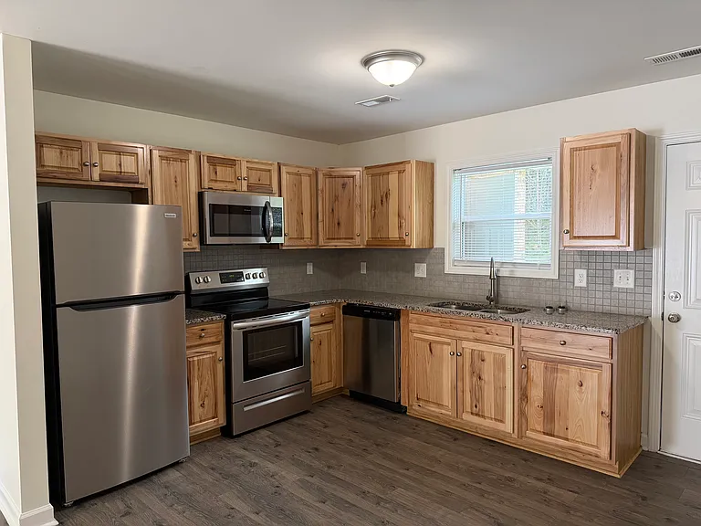 3430 Windy Hill Rd — Photo 7