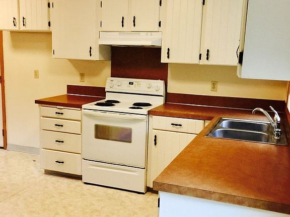 3rd image of 13101 NE 33rd Cir