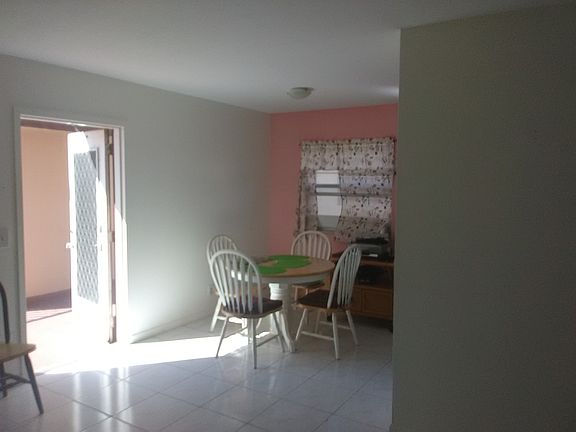 3rd image of 380 Brittany #H