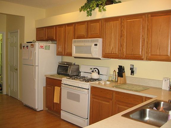 3rd image of 2401 Wanstead Ct