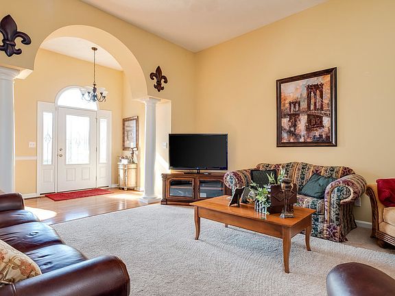 5th image of 293 Crimson Creek Dr