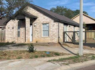 211 Ocean Dr, Laredo, TX 78043