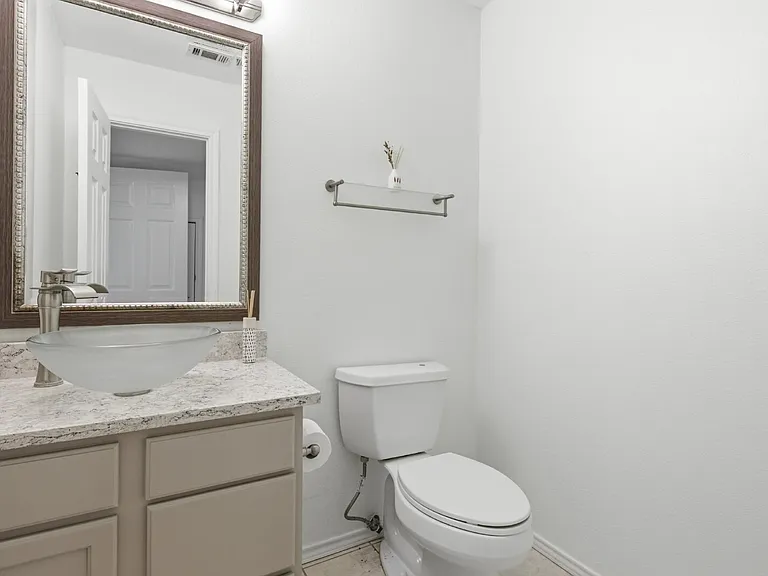 1314 Chalk Ln — Photo 5