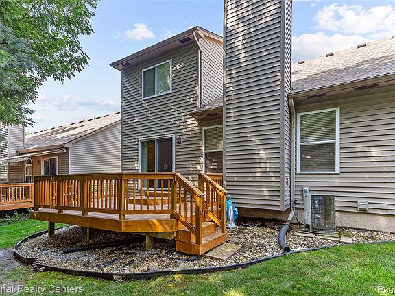 3rd image of 180 Winslow Cir