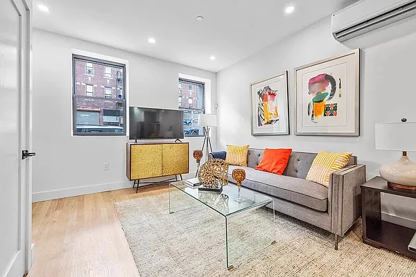 Rented by Safdie Realty Group | media 18