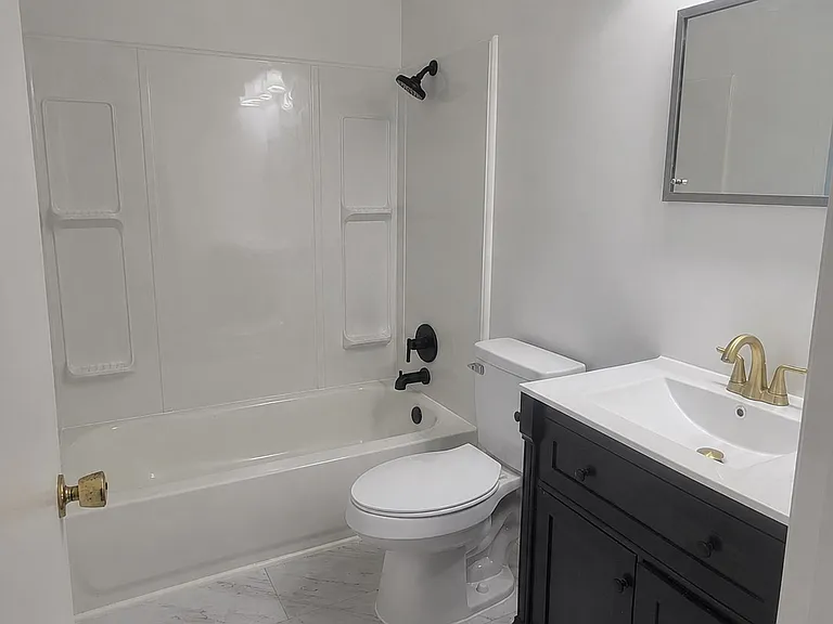 2021 Greenbrier Rd — Photo 6