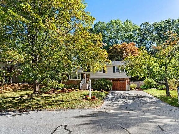 3rd image of 22 Marrett Rd