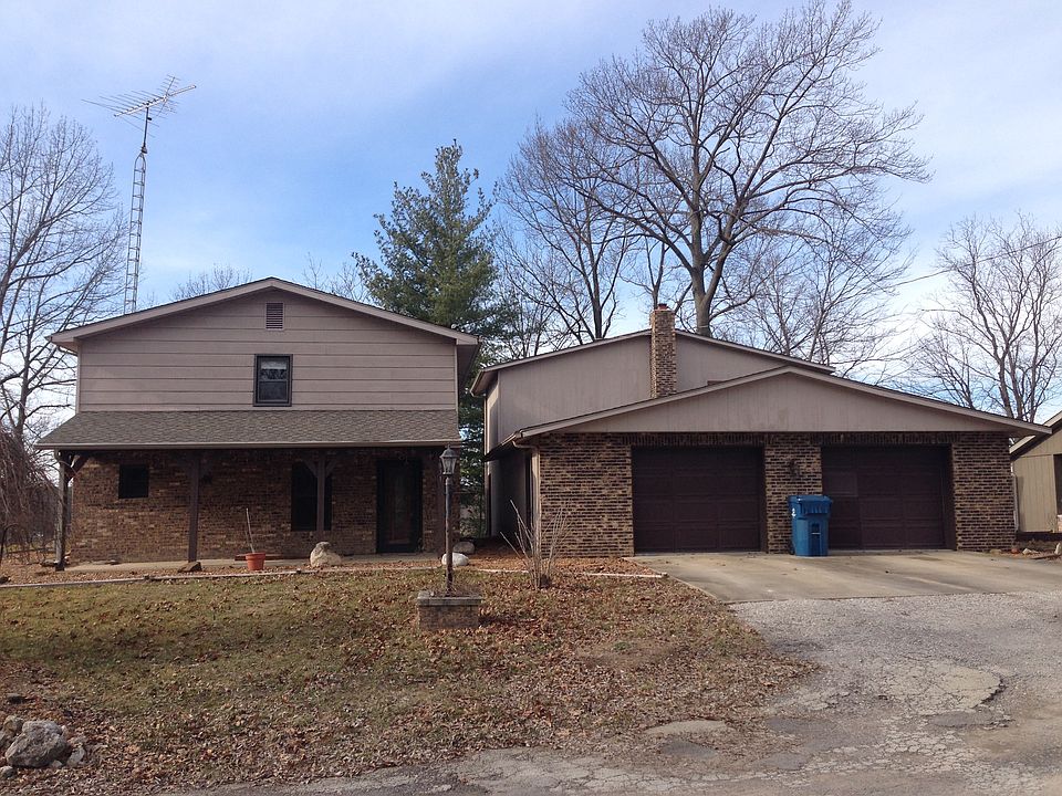 2nd image of 1831 Nelson Ln