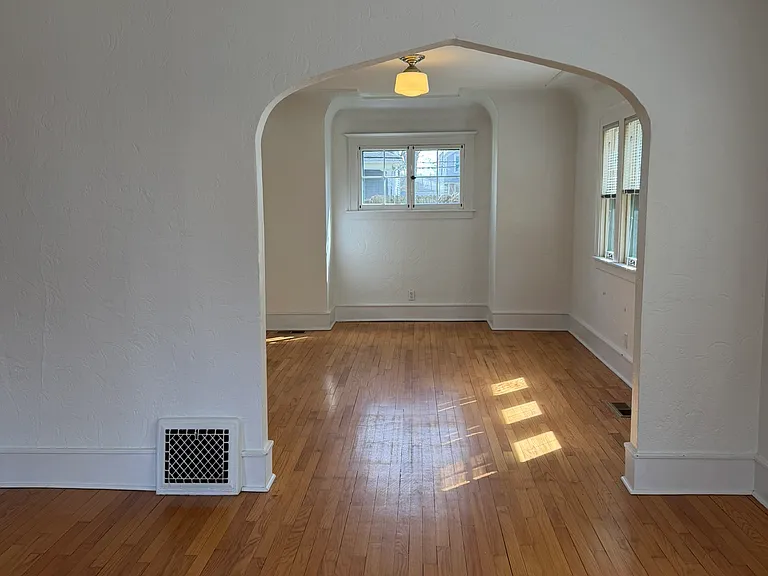 221 Houston Pl — Photo 12