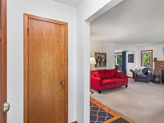 2nd image of 18655 Zebulon St NW