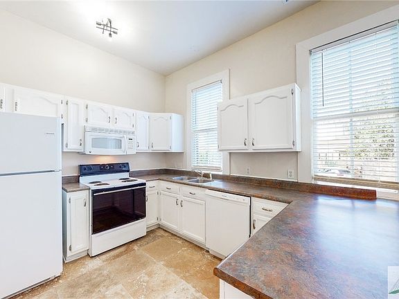 3rd image of 205-207 E Duffy St #209