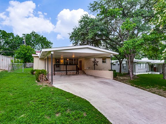 2nd image of 2130 Forest Oaks Dr