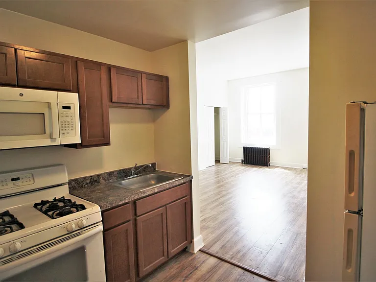 1015 Saint Paul St — Photo 4