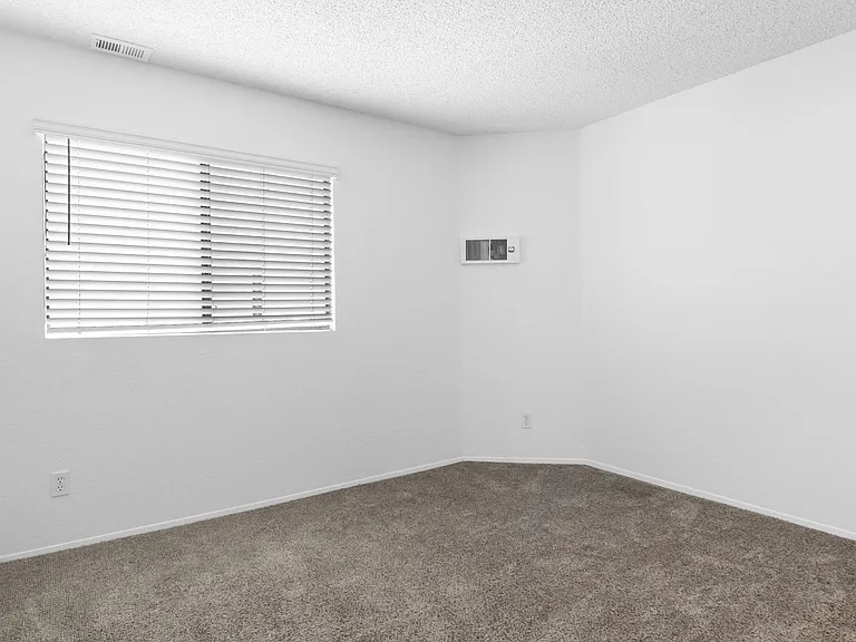 Villa Temecula Apartments — Photo 9