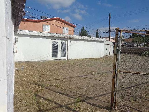 4th image of 7717 Taxco Dr
