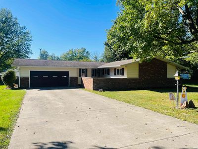 106 Crestview Dr, Loogootee, IN, 47553