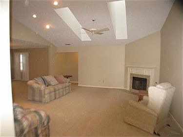 2nd image of 947 Sturbridge Dr #136