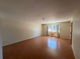 547 Naugatuck Ave #B, Milford, CT 06460
