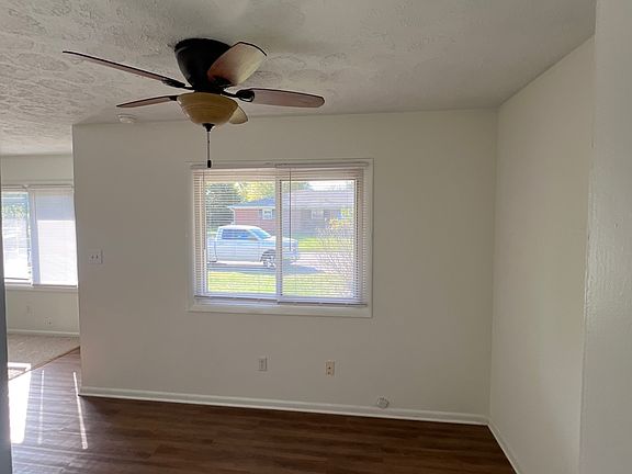 4th image of 7064 N Manor Dr