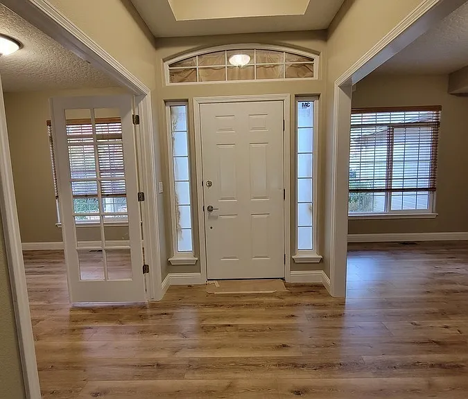 1096 N Glenabby Pl — Photo 2