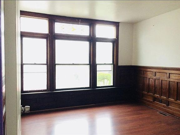 2nd image of 187 Northland Ave #1