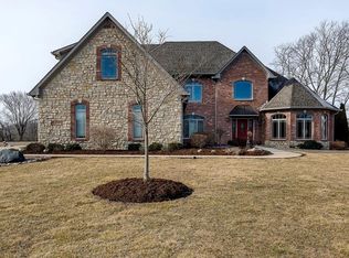 1592 S Silver Shadow Cir, Greenfield, IN
